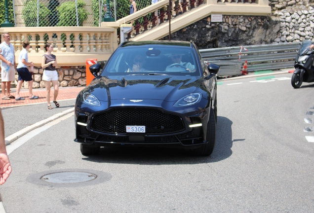 Aston Martin DBX S