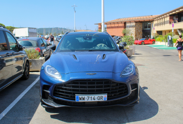 Aston Martin DBX707