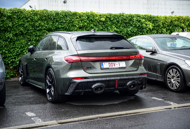 Audi RS5 Avant B10