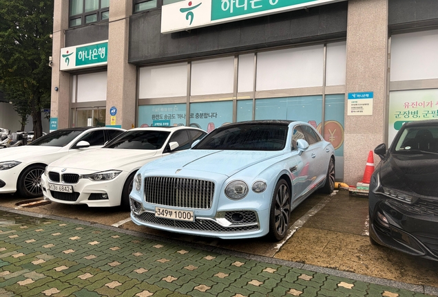 Bentley Flying Spur V8 Azure