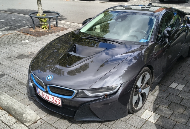BMW i8