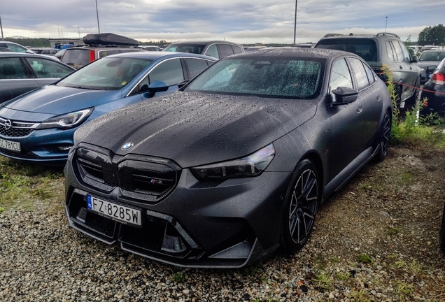 BMW M5 G90