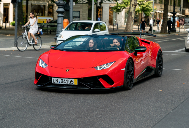 Lamborghini Huracán LP640-4 Performante Spyder