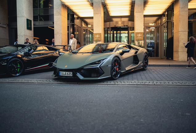 Lamborghini Revuelto