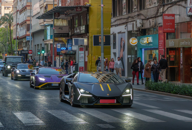 Lamborghini Revuelto