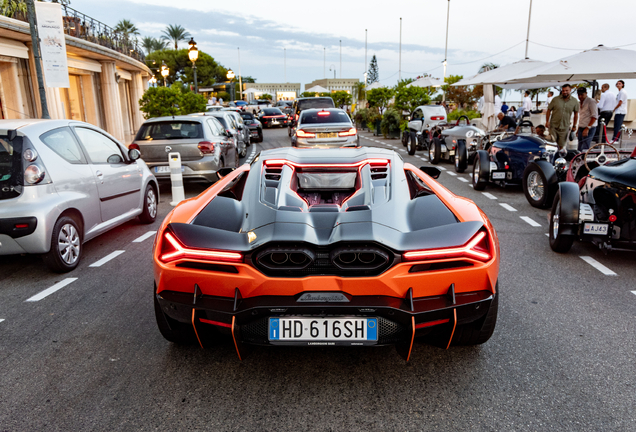 Lamborghini Revuelto
