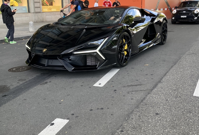 Lamborghini Revuelto