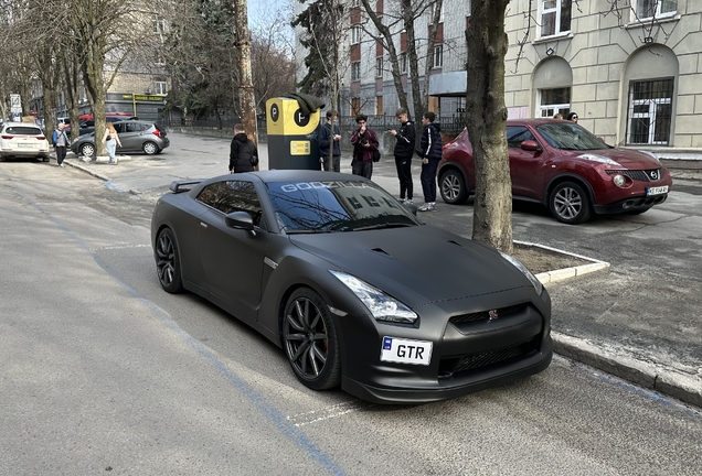 Nissan GT-R 2014