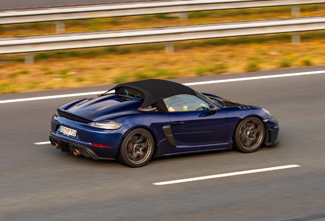 Porsche 718 Spyder RS Weissach Package