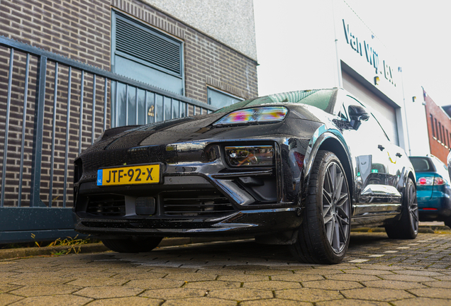 Porsche Macan EV Turbo