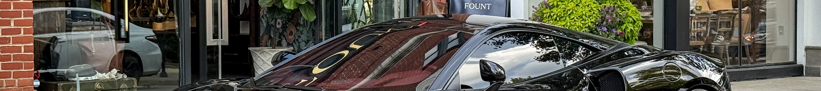 McLaren GT