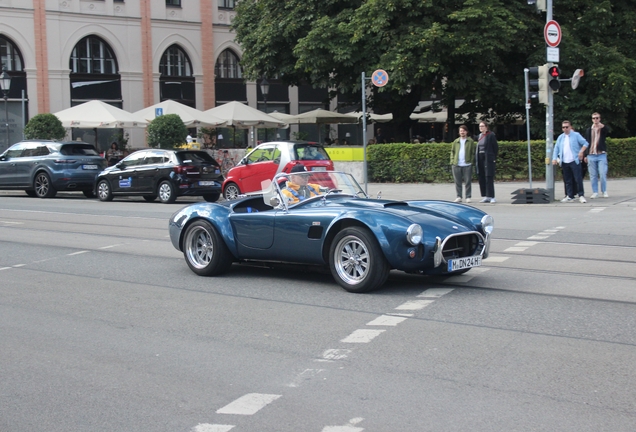 AC Cobra 427