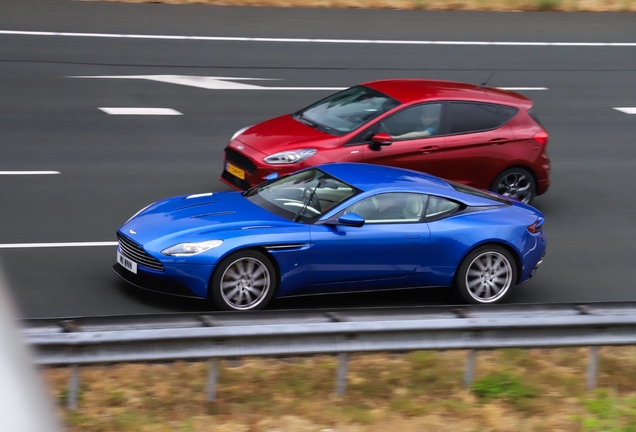 Aston Martin DB11