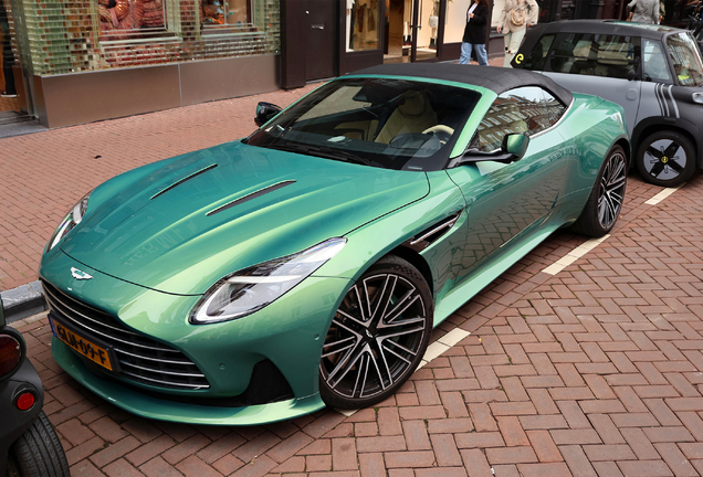 Aston Martin DB12 Volante