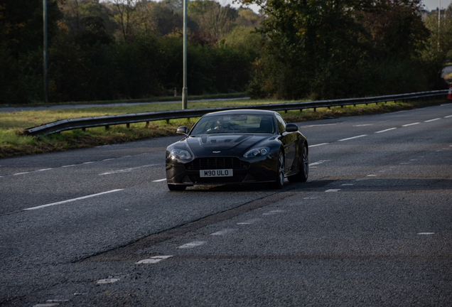 Aston Martin V12 Vantage