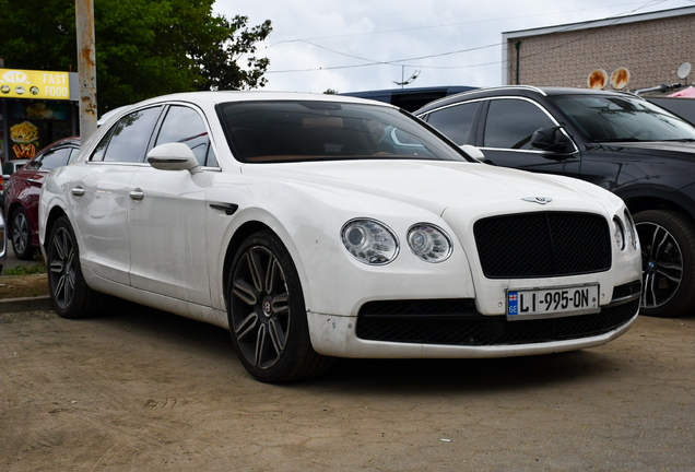 Bentley Flying Spur V8