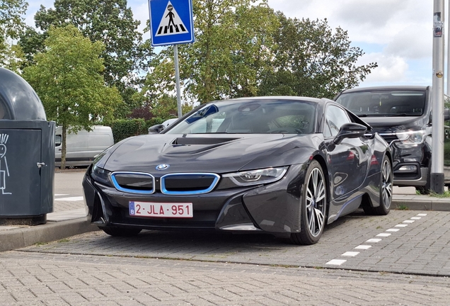 BMW i8