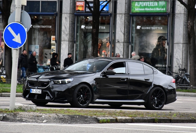 BMW M5 G90