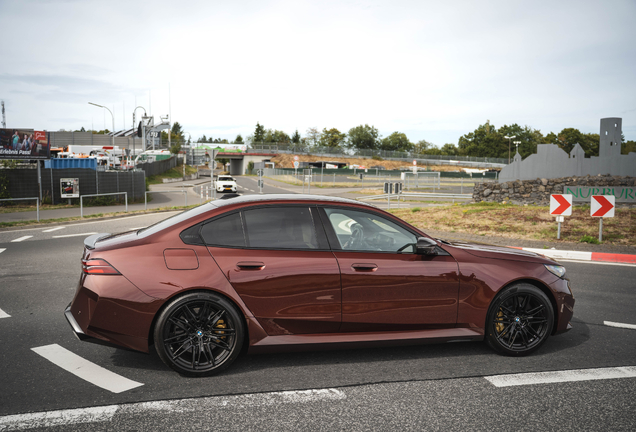 BMW M5 G90