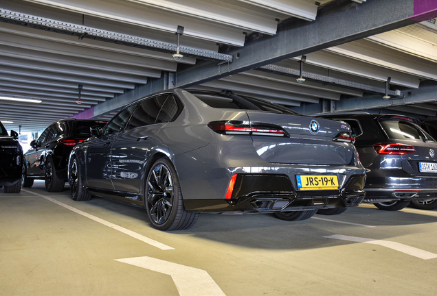 BMW M760e xDrive