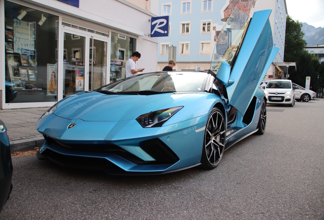 Lamborghini Aventador S LP740-4 Roadster