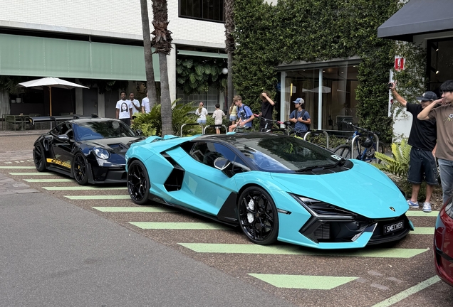 Lamborghini Revuelto
