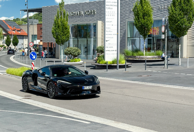 McLaren GT