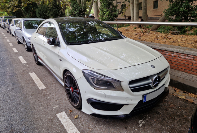Mercedes-Benz CLA 45 AMG C117