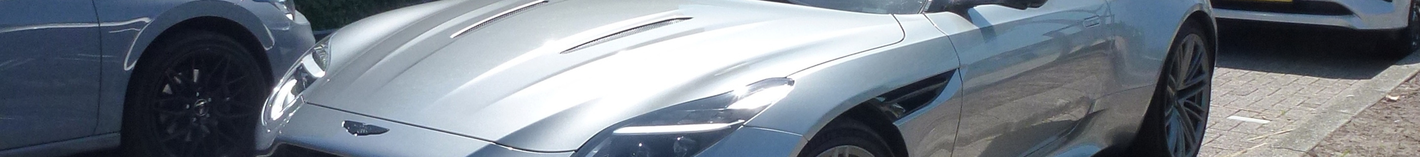 Aston Martin DB12