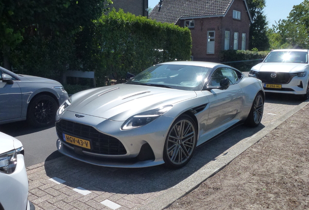 Aston Martin DB12