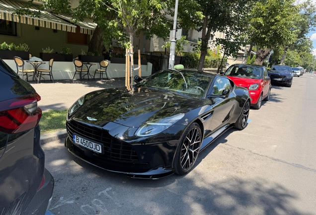 Aston Martin DB12
