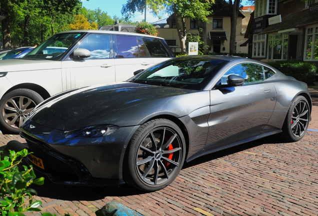 Aston Martin V8 Vantage 2018
