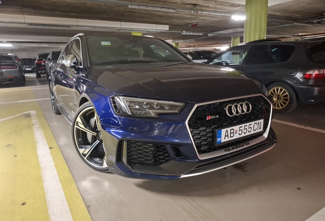 Audi RS4 Avant B9