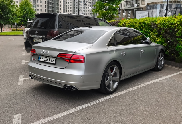 Audi S8 D4
