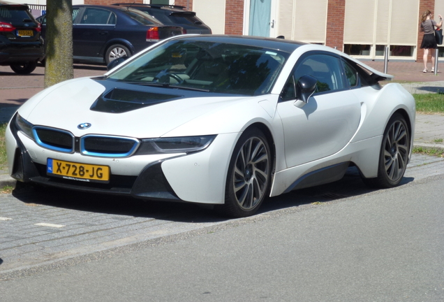 BMW i8