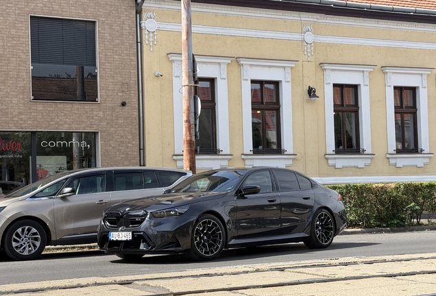 BMW M5 G90