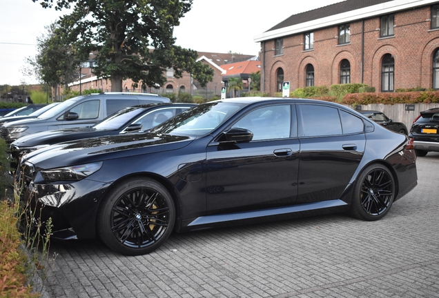 BMW M5 G90