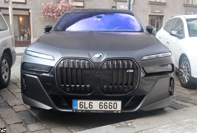 BMW M760e xDrive
