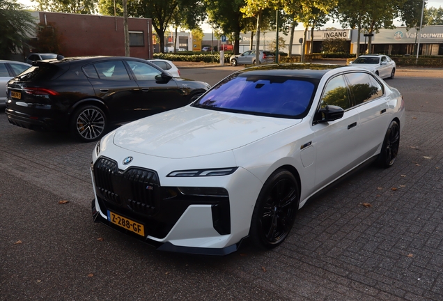 BMW M760e xDrive