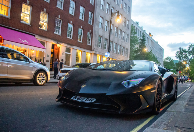 Lamborghini Aventador LP750-4 SuperVeloce Roadster