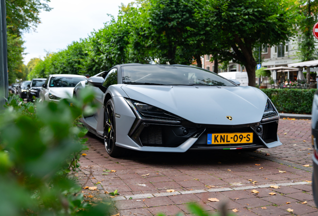 Lamborghini Revuelto