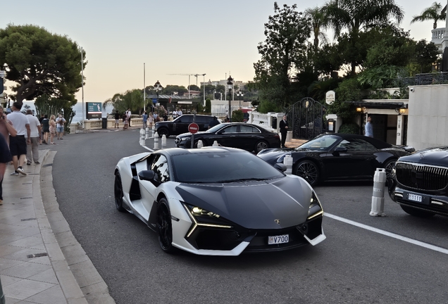 Lamborghini Revuelto