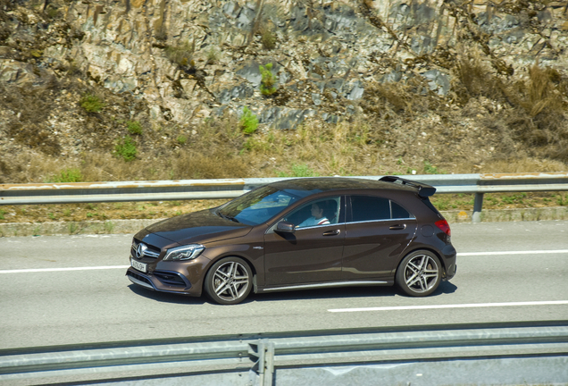 Mercedes-AMG A 45 W176 2015