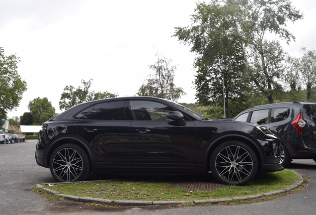 Porsche Macan EV Turbo