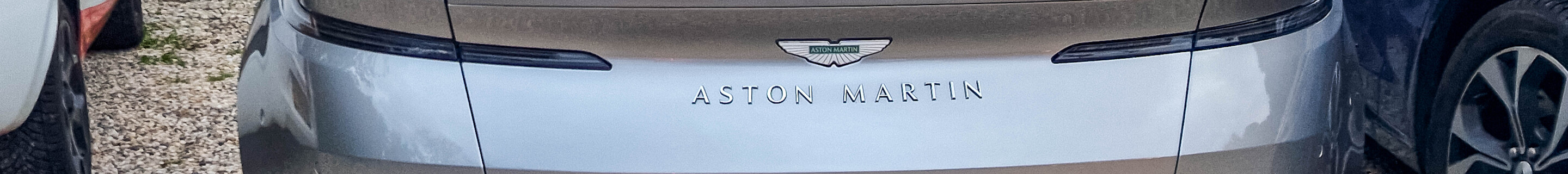 Aston Martin DB12