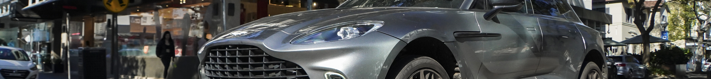Aston Martin DBX