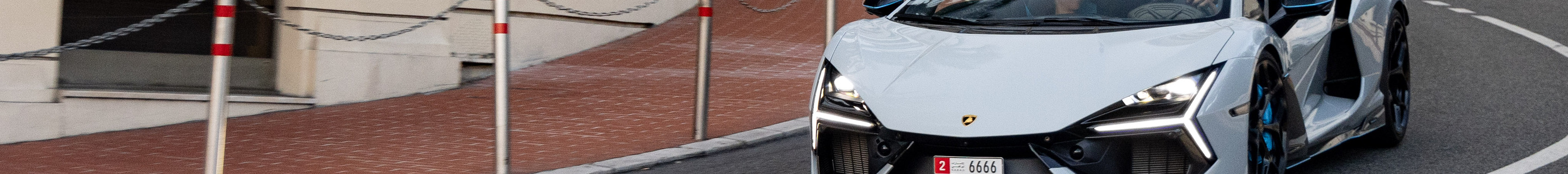 Lamborghini Revuelto