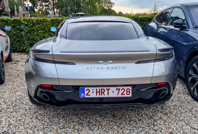 Aston Martin DB12