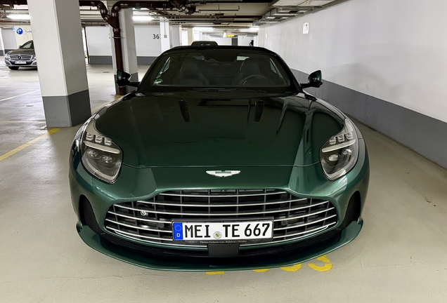 Aston Martin DB12 Volante