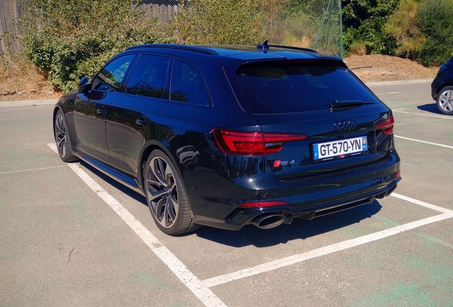 Audi RS4 Avant B9